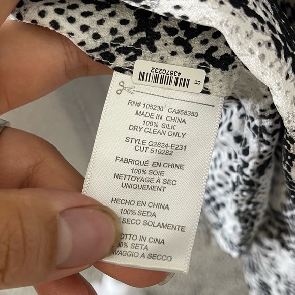 Equipment Femme Snakeskin Silk Button Down Career Blouse Sz XS Long Sleeves - Picture 6 of 8